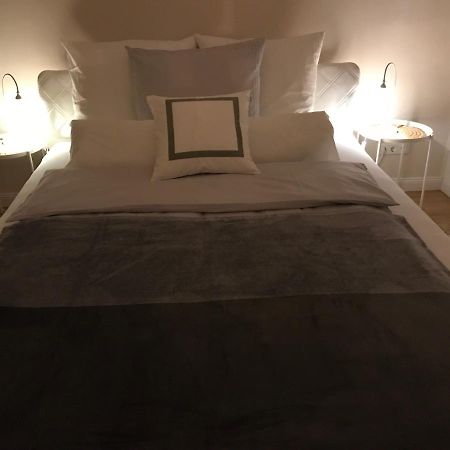 Ferienwohnung City-Apartment Swifts クレーフェルト エクステリア 写真