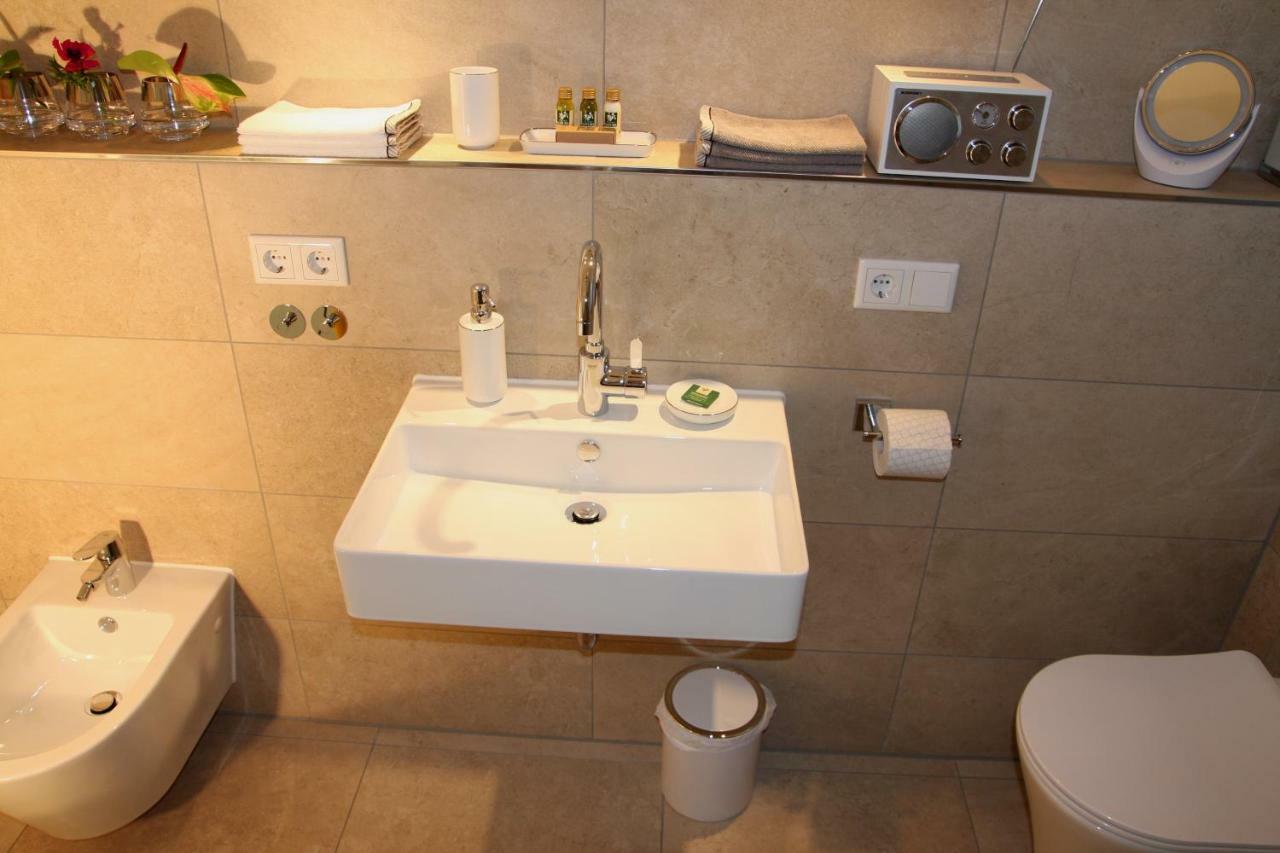 Ferienwohnung City-Apartment Swifts クレーフェルト エクステリア 写真